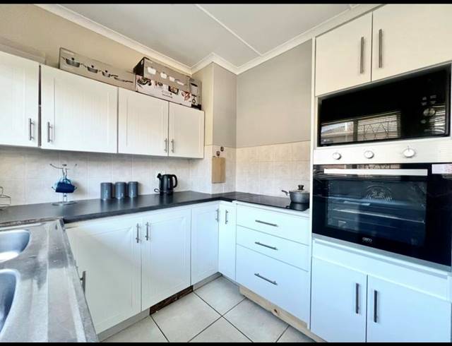 2 BEDROOM APARTMENT FOR SALE IN PELHAM